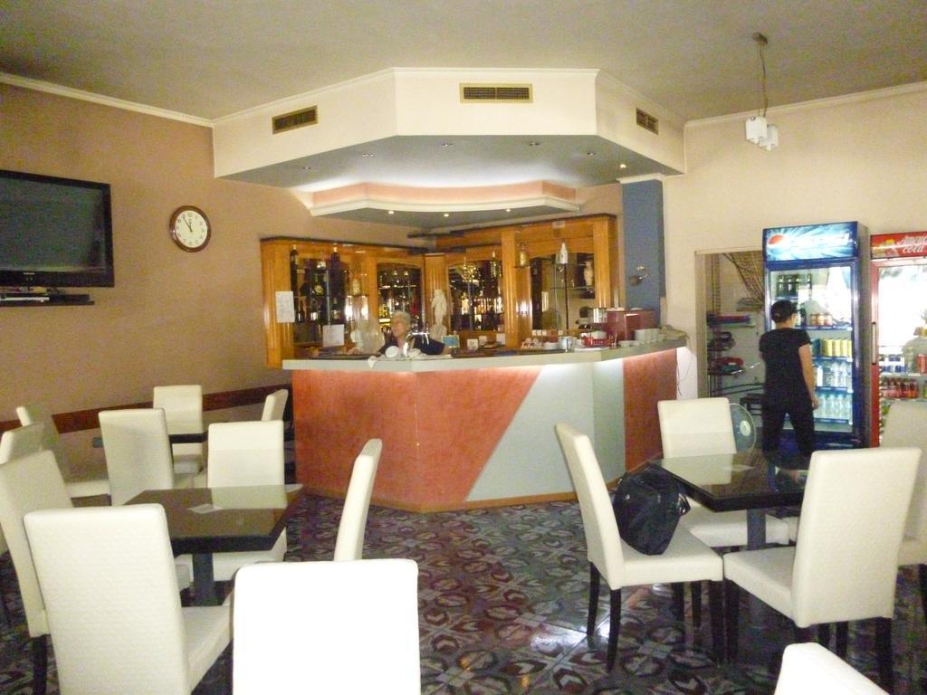 Joy Hotel Sarandë Buitenkant foto
