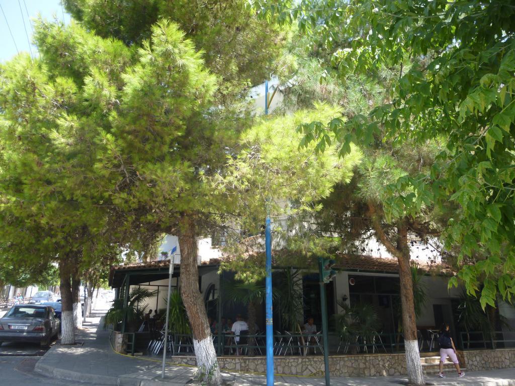 Joy Hotel Sarandë Buitenkant foto