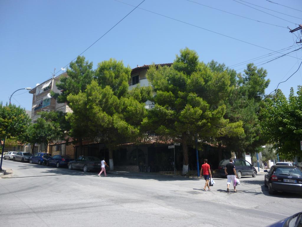 Joy Hotel Sarandë Buitenkant foto