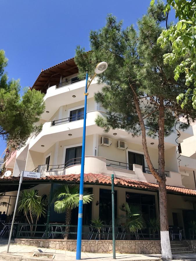 Joy Hotel Sarandë Buitenkant foto