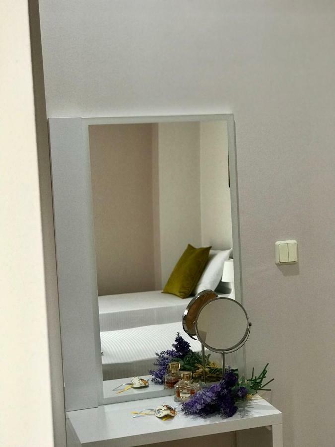 Joy Hotel Sarandë Buitenkant foto
