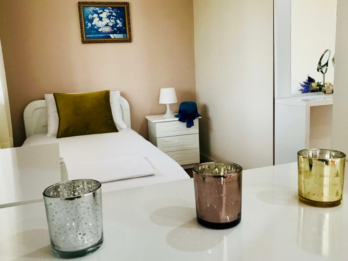 Joy Hotel Sarandë Buitenkant foto