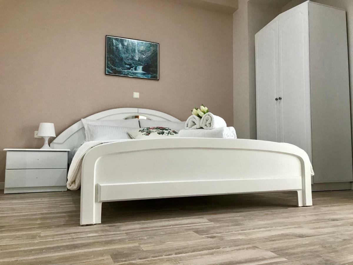 Joy Hotel Sarandë Buitenkant foto