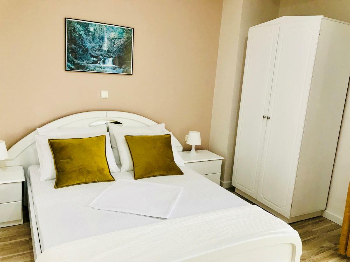 Joy Hotel Sarandë Buitenkant foto