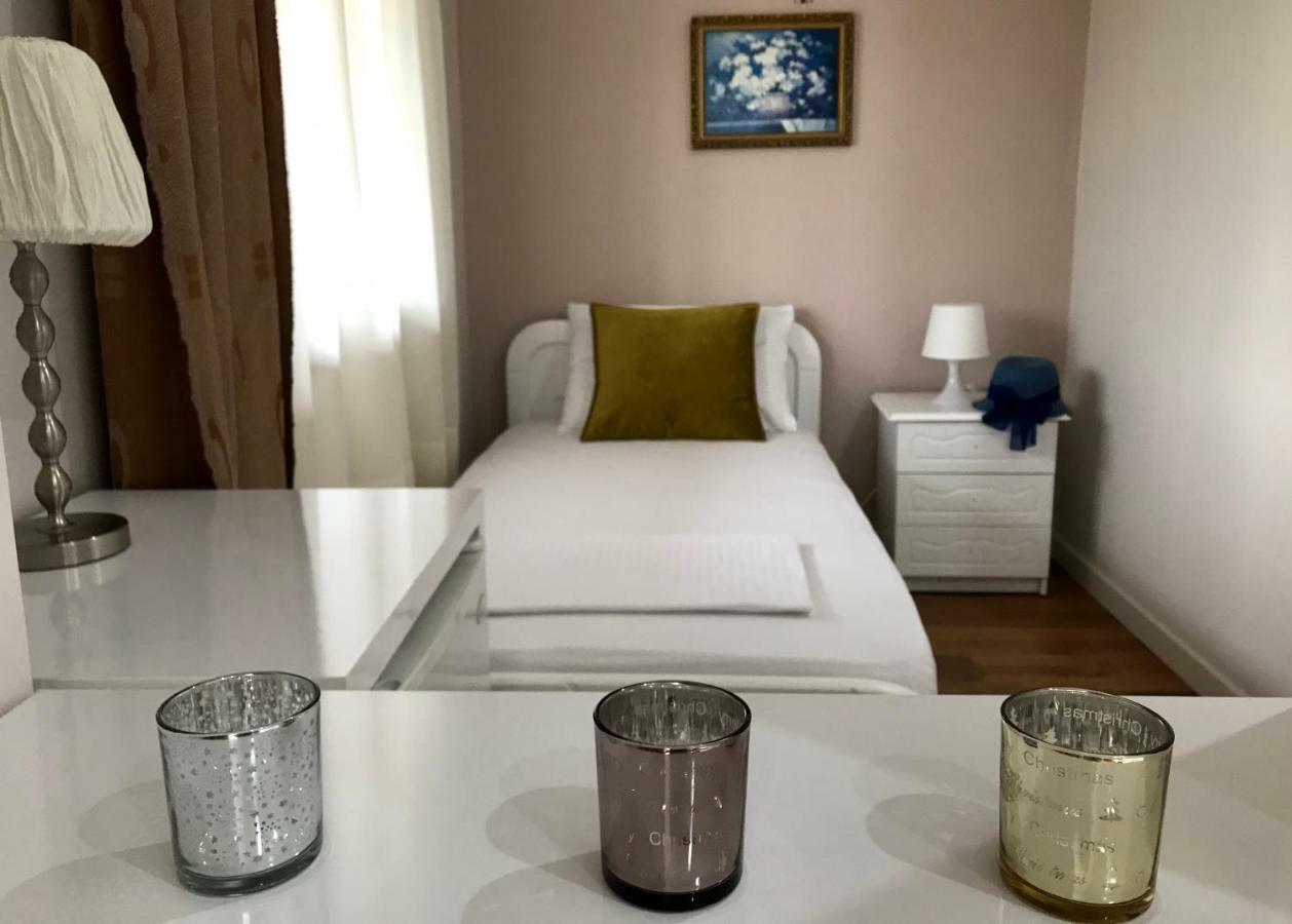 Joy Hotel Sarandë Buitenkant foto