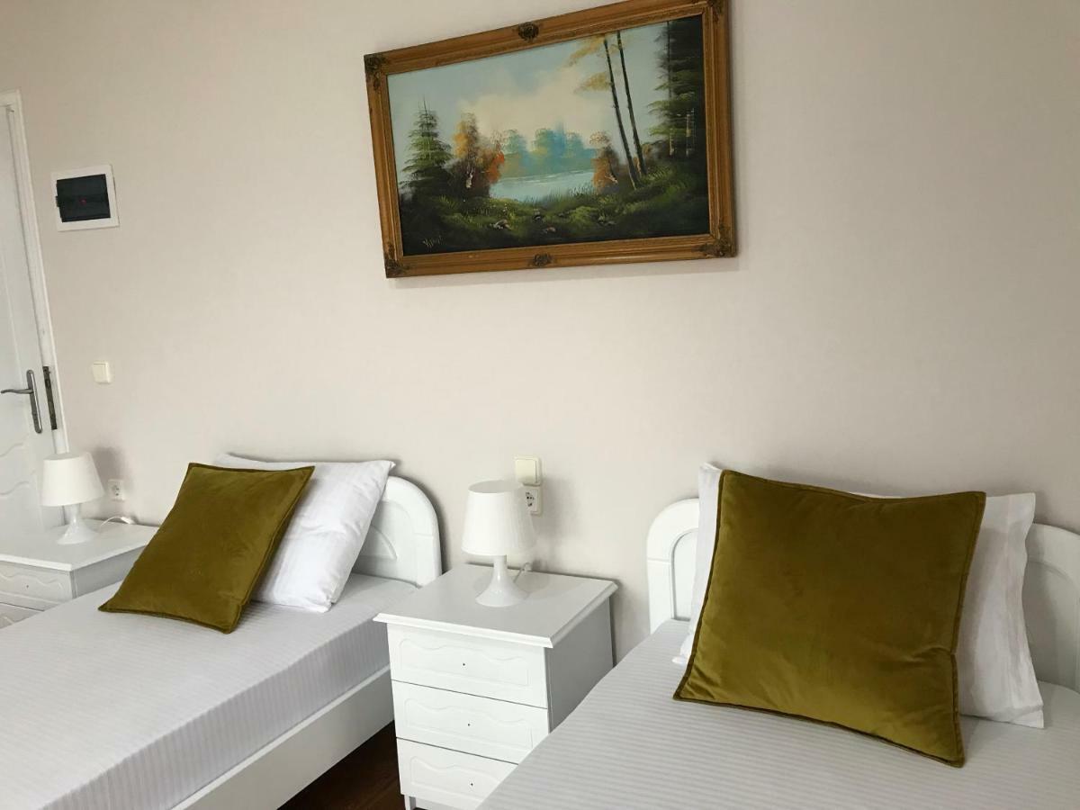 Joy Hotel Sarandë Buitenkant foto