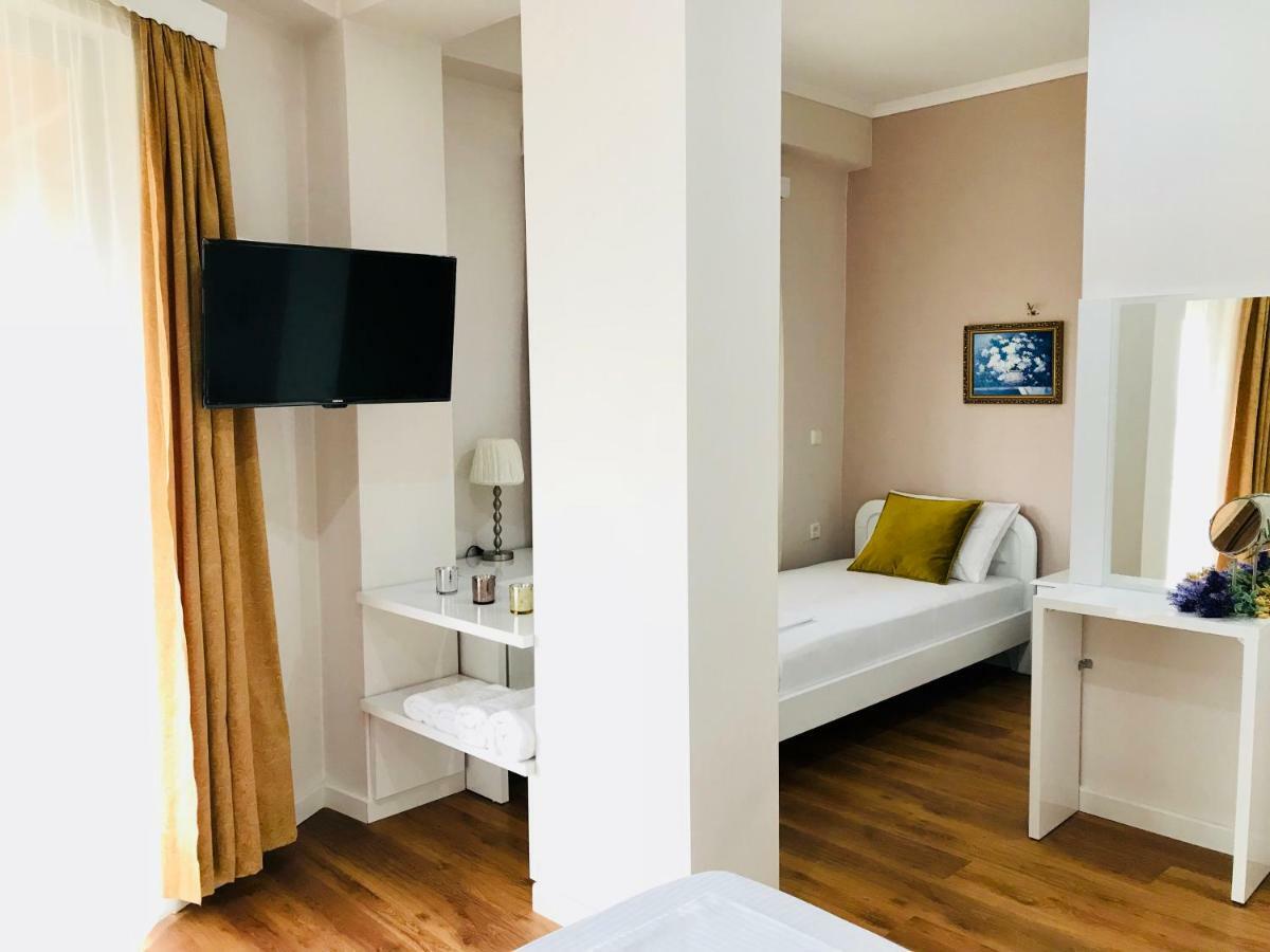 Joy Hotel Sarandë Buitenkant foto